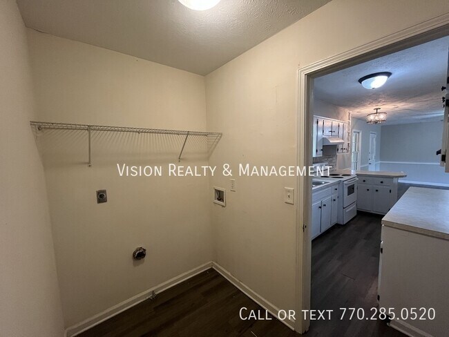 Building Photo - 153 Carroll Cir
