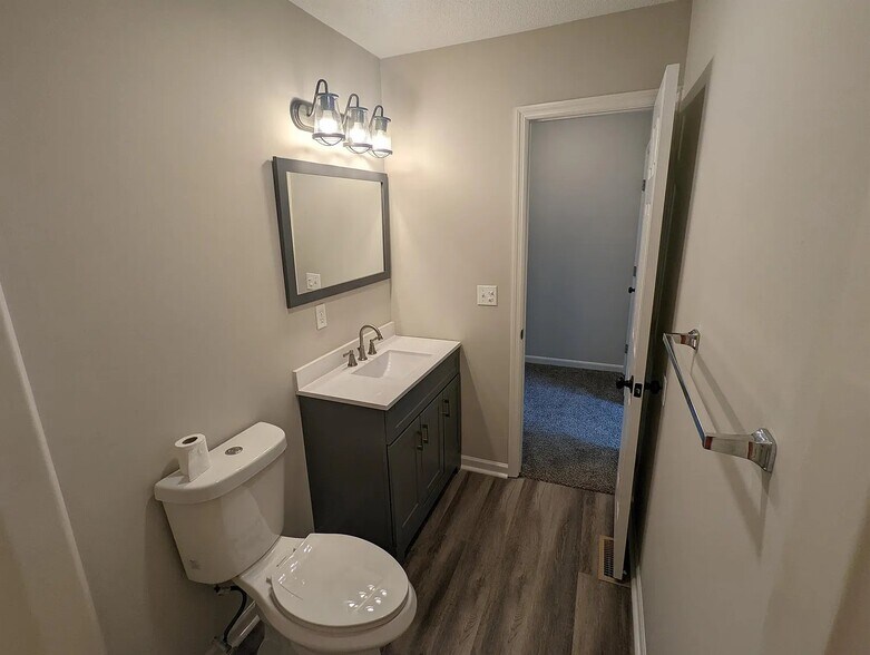 Building Photo - 112 Asbury Way