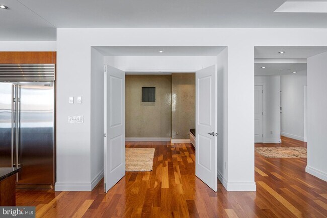 Building Photo - 147 Waterfront St