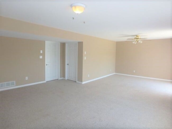 Building Photo - Awesome 4 Bed 3 Bath House In SW Columbia!