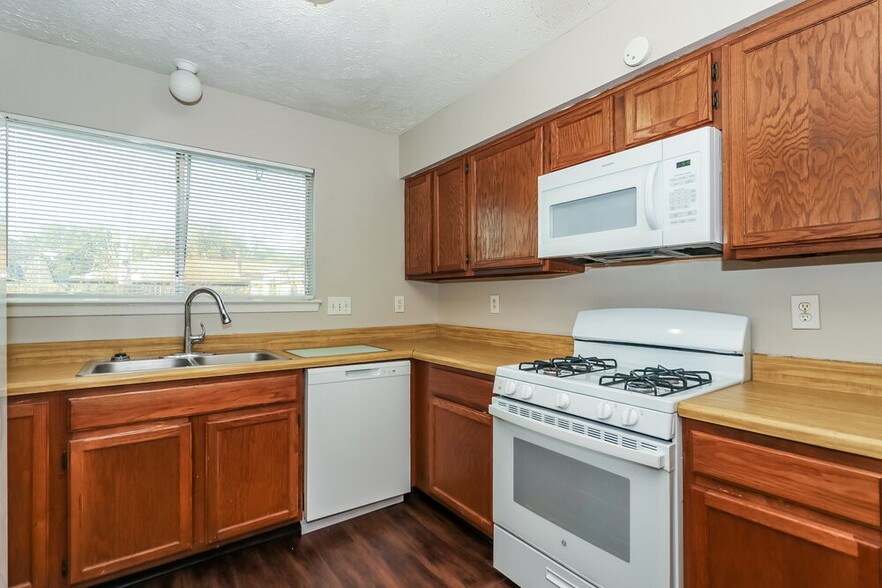 Building Photo - 15826 Beechnut St