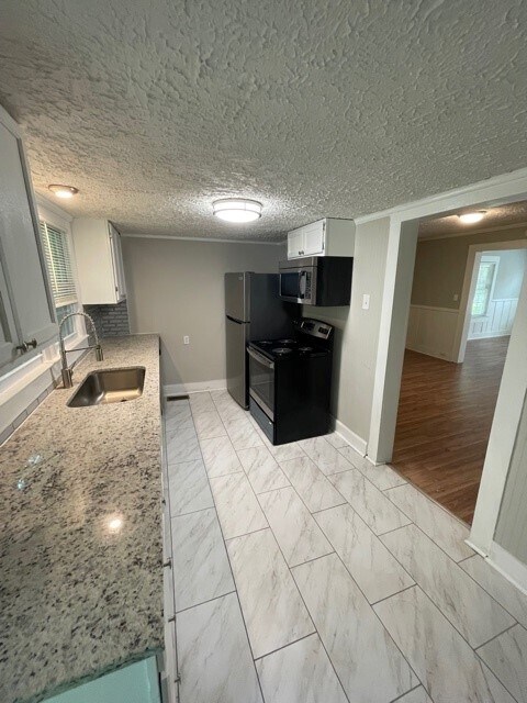 Building Photo - 1036 Ridge Ave