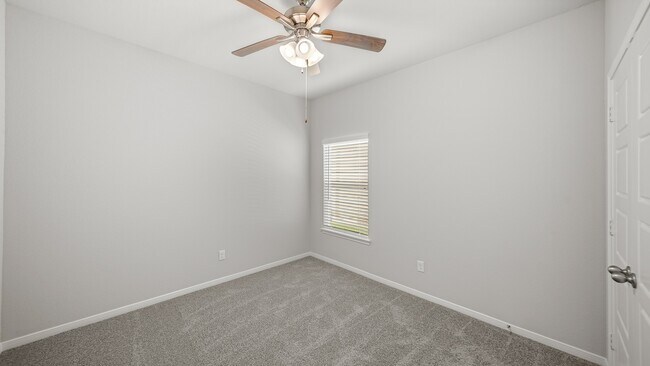 Building Photo - 13304 Nabob Dr