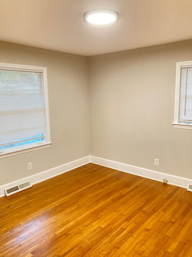 Bedroom 2 - 4426 Holbrook Dr
