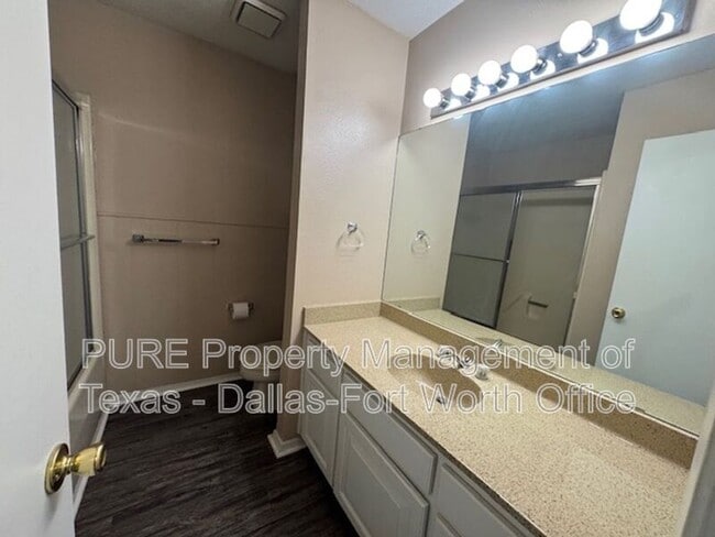 Building Photo - 6321 Kelly Dr