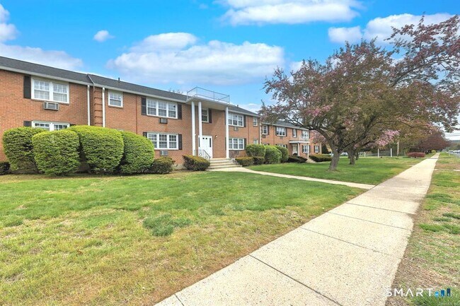 Building Photo - 1254 Farmington Ave