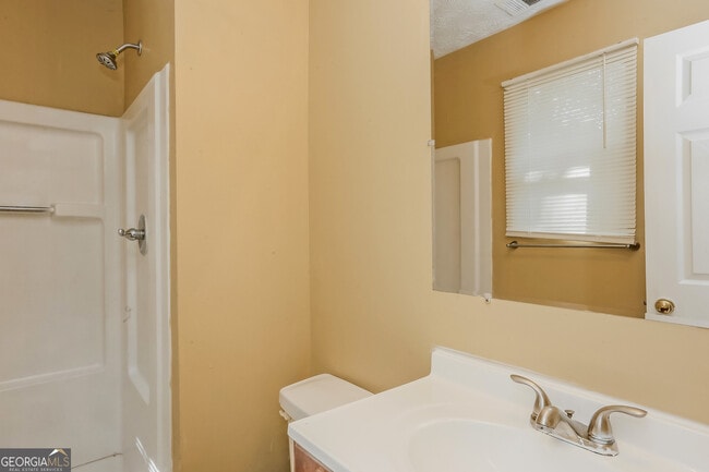 Building Photo - 2089 Glenwood Downs Dr