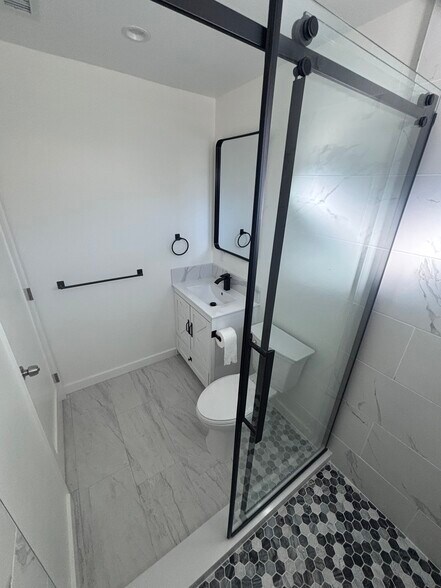 Building Photo - 7329 Mason Ave