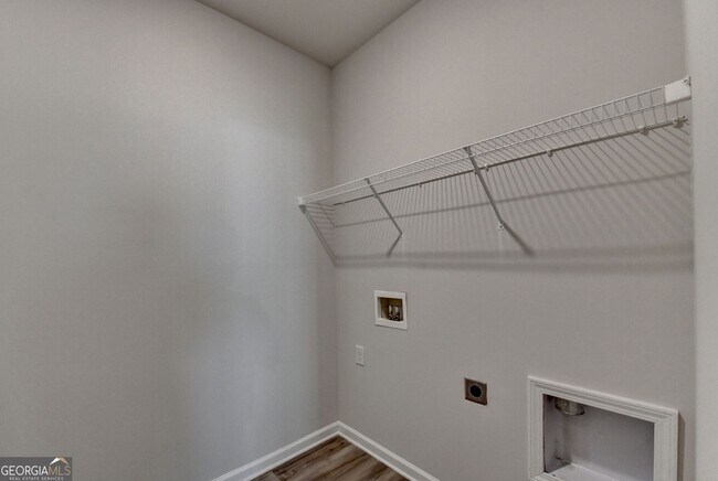 Building Photo - 1854 Westfall Lndg