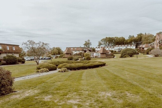 Building Photo - 16 Williamsburg Ct