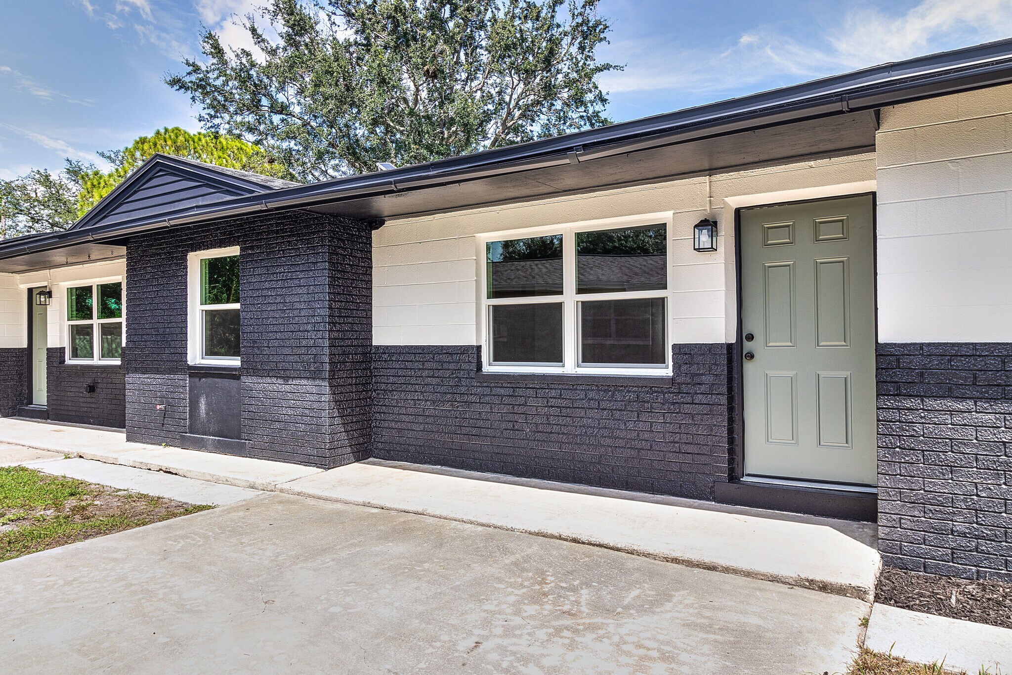 Building Photo - 508 91st Ave N