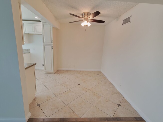 Building Photo - TOWNHOME FOR LEASE: 3 Bed / 2 Bath / 2-car Garage / Laundry hookups / Swimming Pool