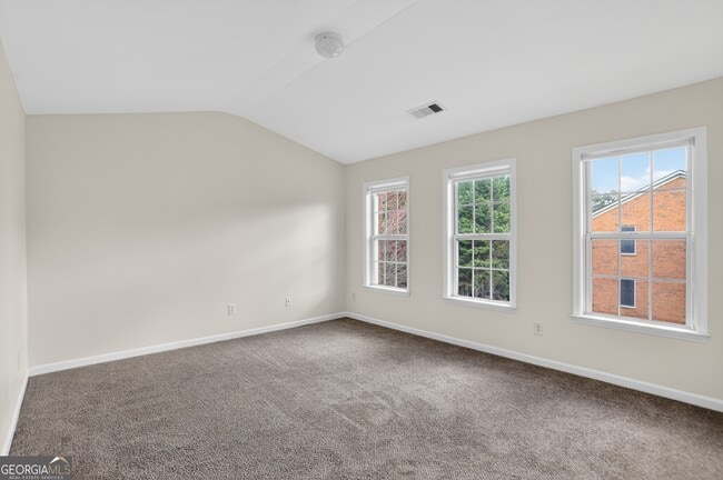 Building Photo - 5104 Manerdale Dr SE