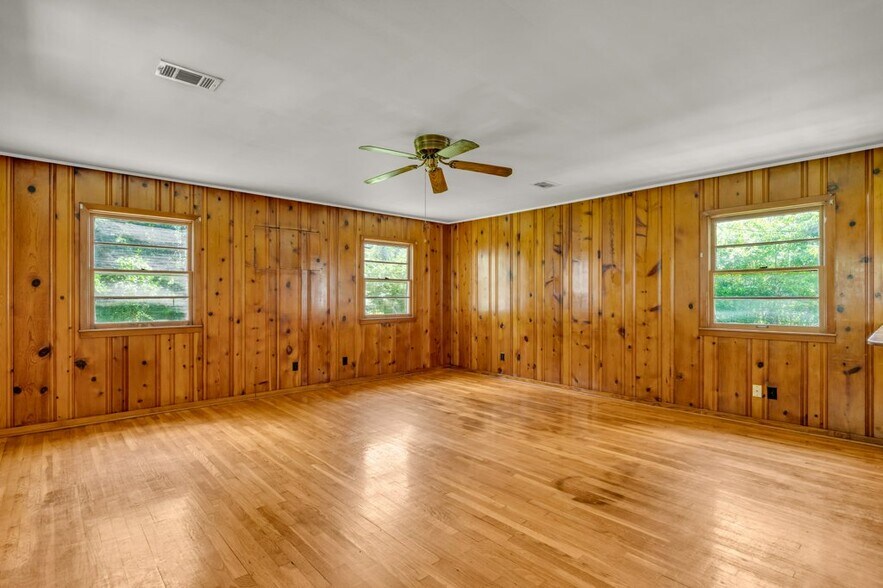 Building Photo - 706 Cypress St