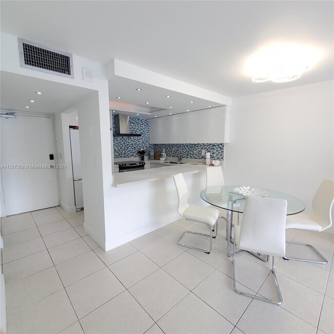 Building Photo - 401 Ocean Dr