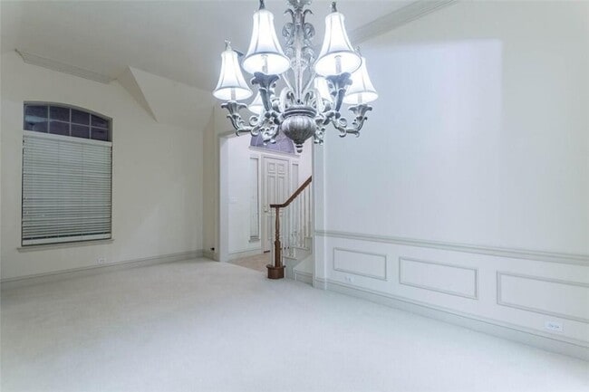Building Photo - 5717 Sweetbriar Dr