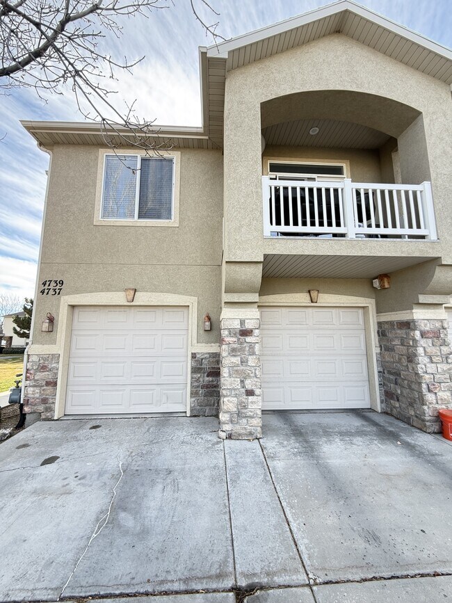 Building Photo - 4737 Oregon Trail Way W