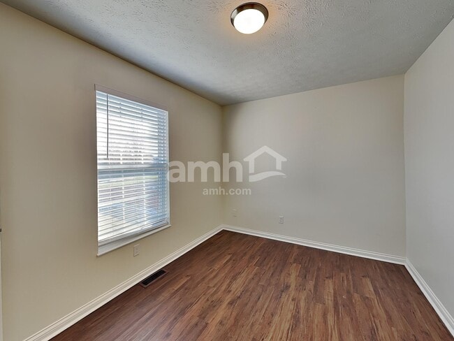 Building Photo - 2159 Glenview Dr