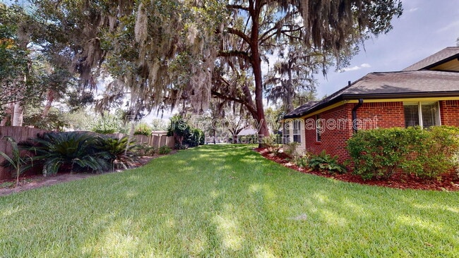 Building Photo - 11881 Honey Locust Dr