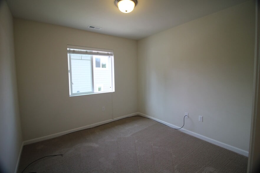 Building Photo - 3721 202nd Pl E