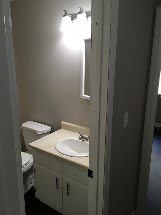 Building Photo - 110 Hillpine