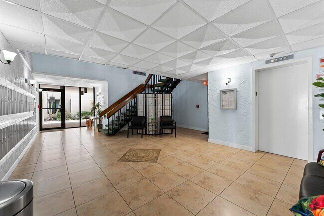 Building Photo - 6268 Palma Del Mar Blvd S