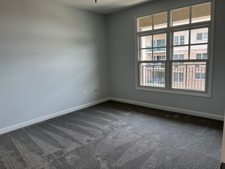 Building Photo - 151 W Wing St