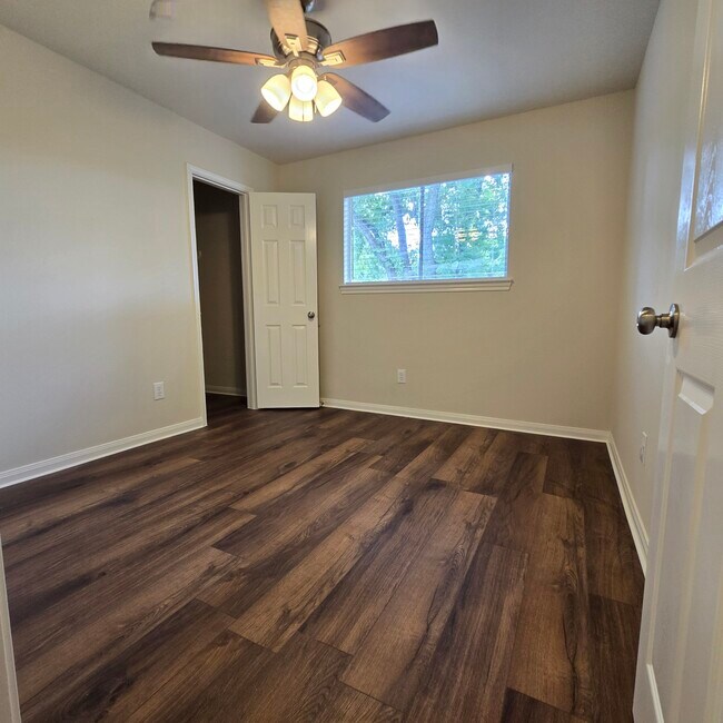 Building Photo - 3535 Upfield Dr