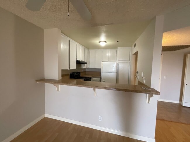 Building Photo - 5985 Dandridge Ln