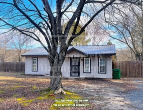 Building Photo - 8 Sagebrush