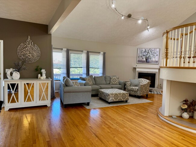 Building Photo - Spacious Two-Story Home in Blacksburg