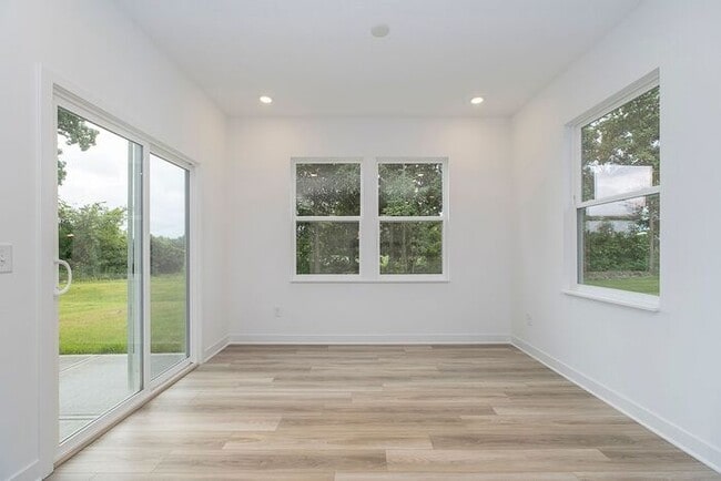 Building Photo - Brand New 5 Bedroom 3 Full Bath in Booming Westfield!