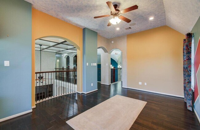 Building Photo - 4203 Scenic Valley Ln