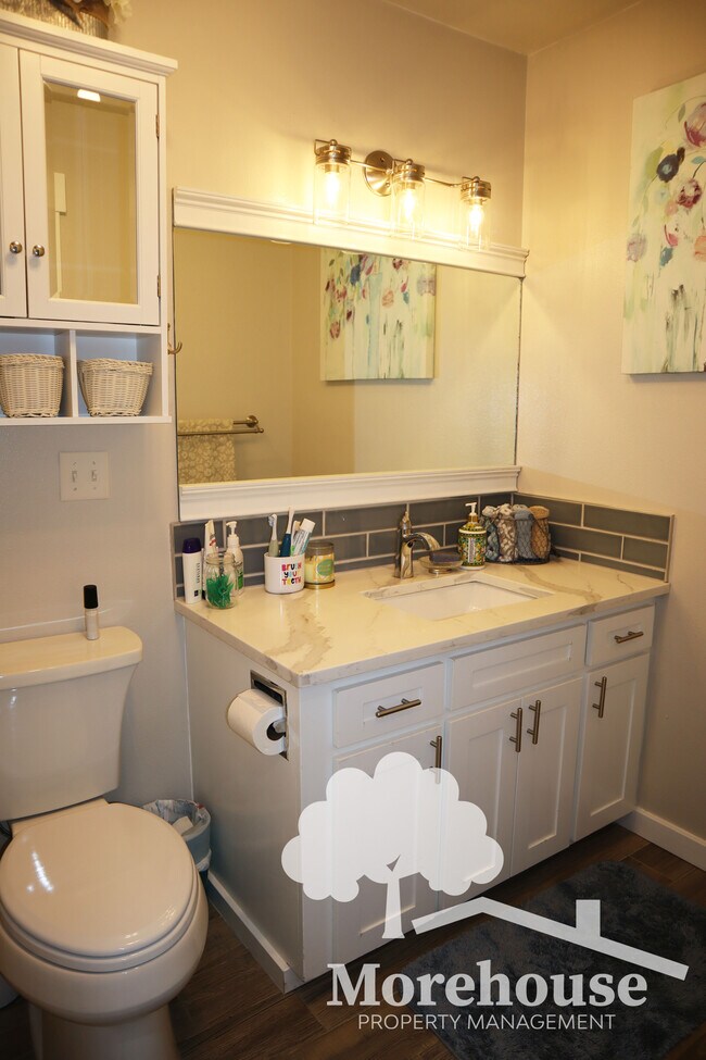 Building Photo - 10440 Meadow Lark Dr