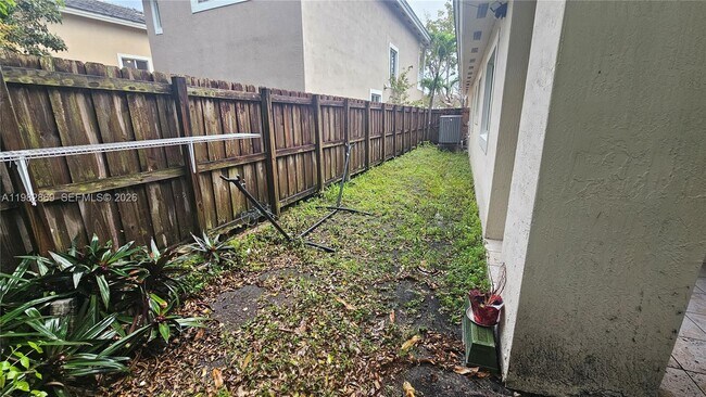 Building Photo - 3520 NE 3rd Dr