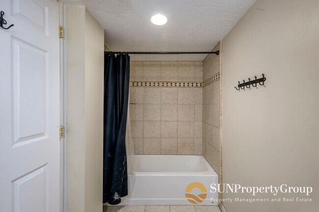 Building Photo - Large Basement Apartment in Great South Jordan Location!