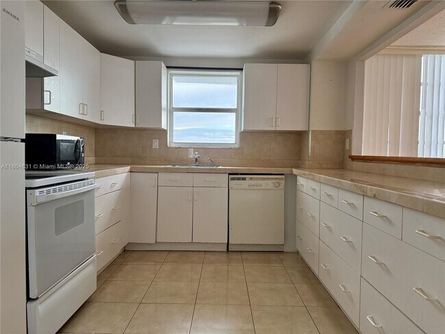 Building Photo - 2750 NE 183rd St