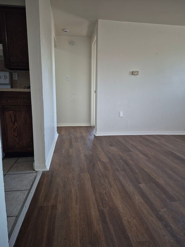 Building Photo - 2 bedroom near downtown Golden | Off-street parking | Mountain views