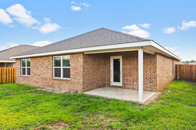 Building Photo - Redstone Commons 4bed/2bath Available Now!