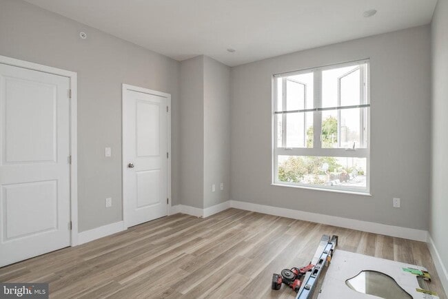 Building Photo - 2009 N Darien St