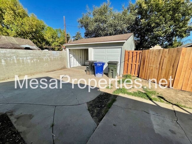 Building Photo - 762 S Currier St