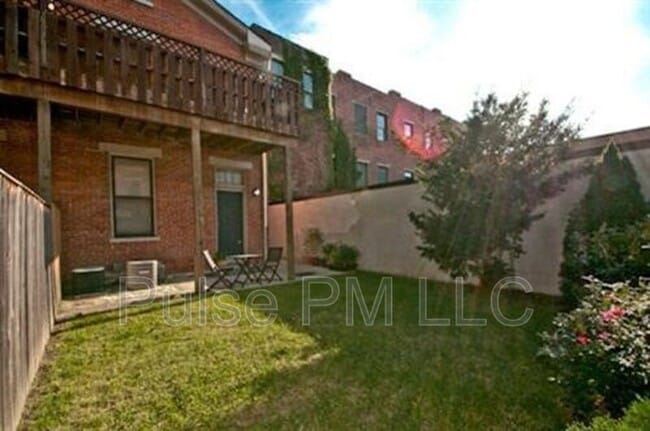 Building Photo - 112 E 5th St