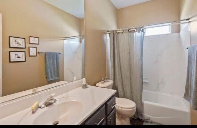 Building Photo - 1262 Creek Ridge Dr S
