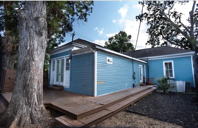 Building Photo - 1247 Oxford St