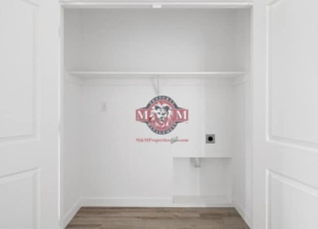 Building Photo - Great Newer 3 Bd 2.5 Bath Townhome