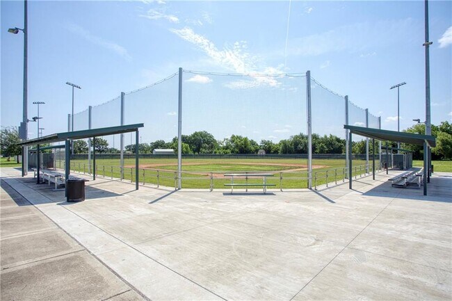 Building Photo - 1107 Middle Brook Dr