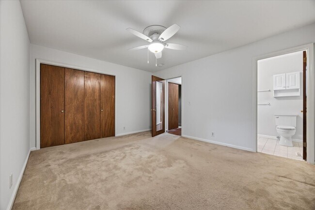 Building Photo - 717 Goodpasture Terrace