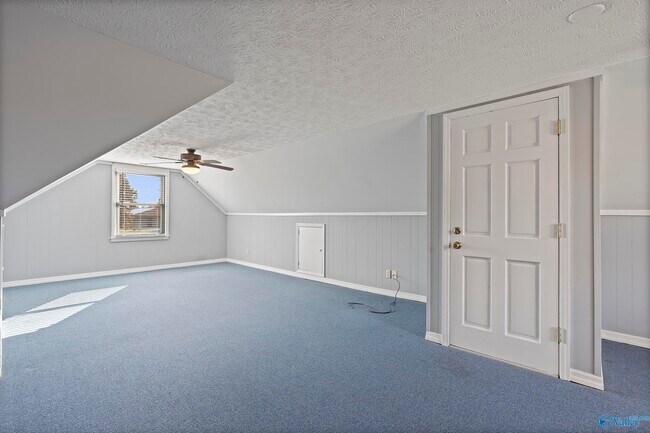 Building Photo - 15153 New Cut Rd