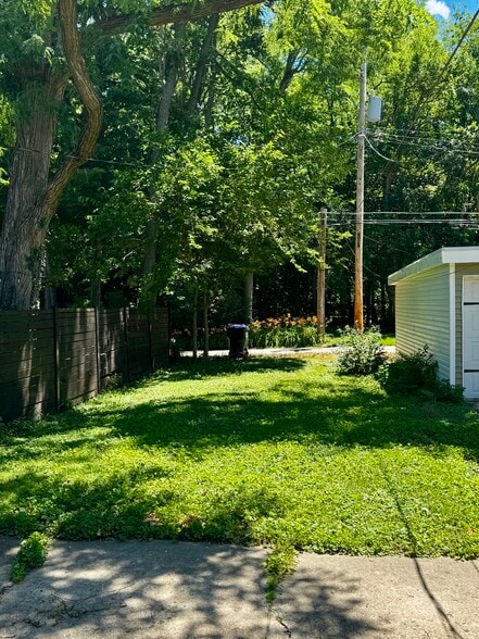 Backyard - 45 Whites Plz