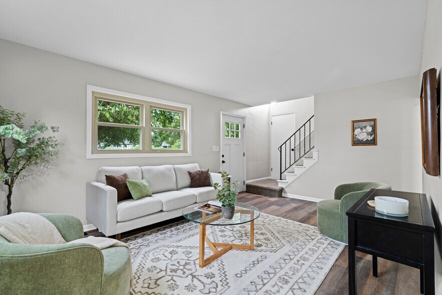 Primary Photo - 986 Loretta Ave